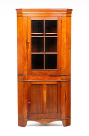 SMALL ONE-PIECE CORNER CUPBOARD.