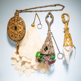 FOUR VICTORIAN LADIES ACCESSORIES.