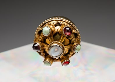 ROUND SMUGGLERS BUTTON.