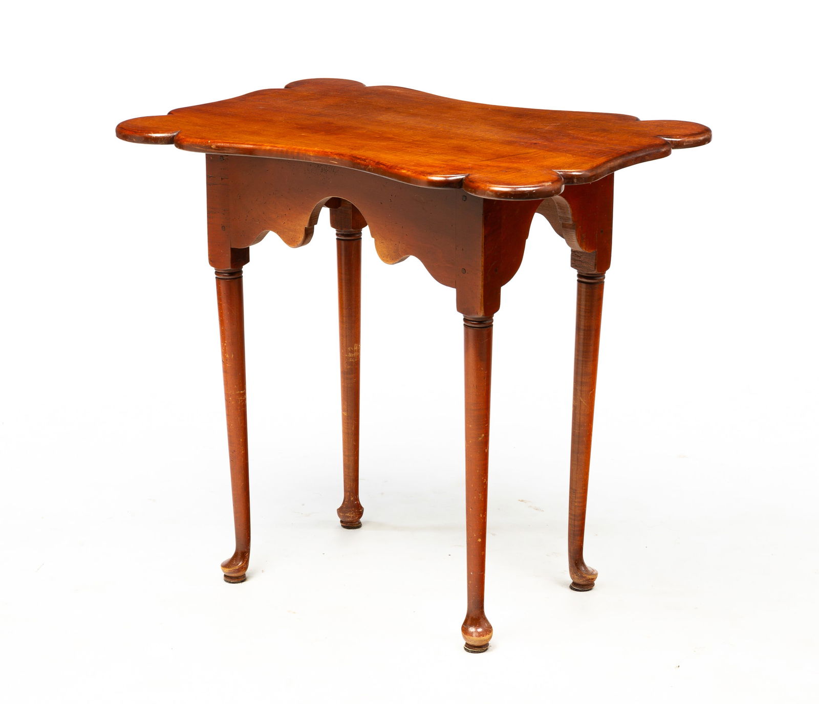 QUEEN ANNE STYLE TEA TABLE. (1 of 4)