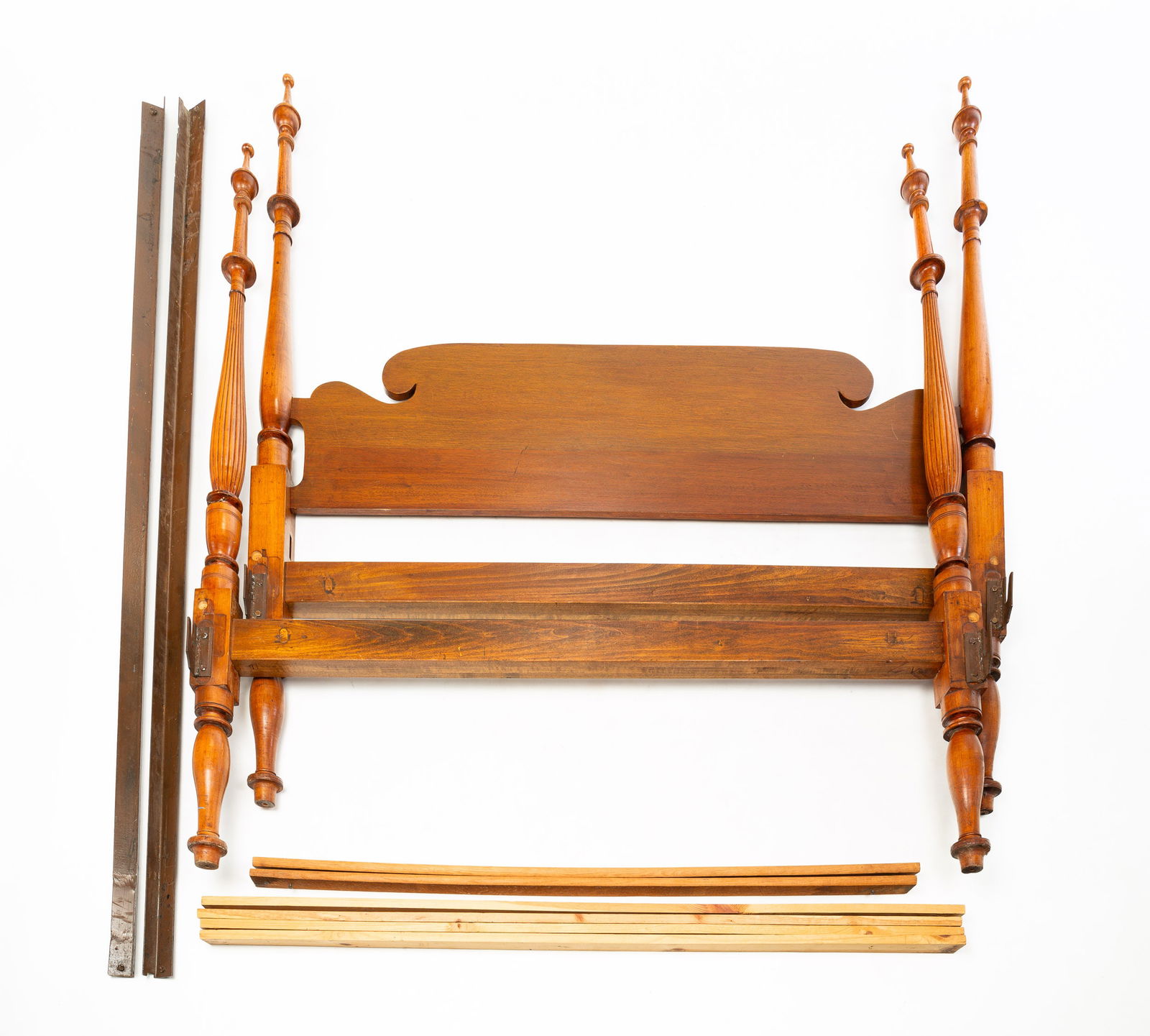 SHERATON FOUR POSTER BED. (1 of 3)