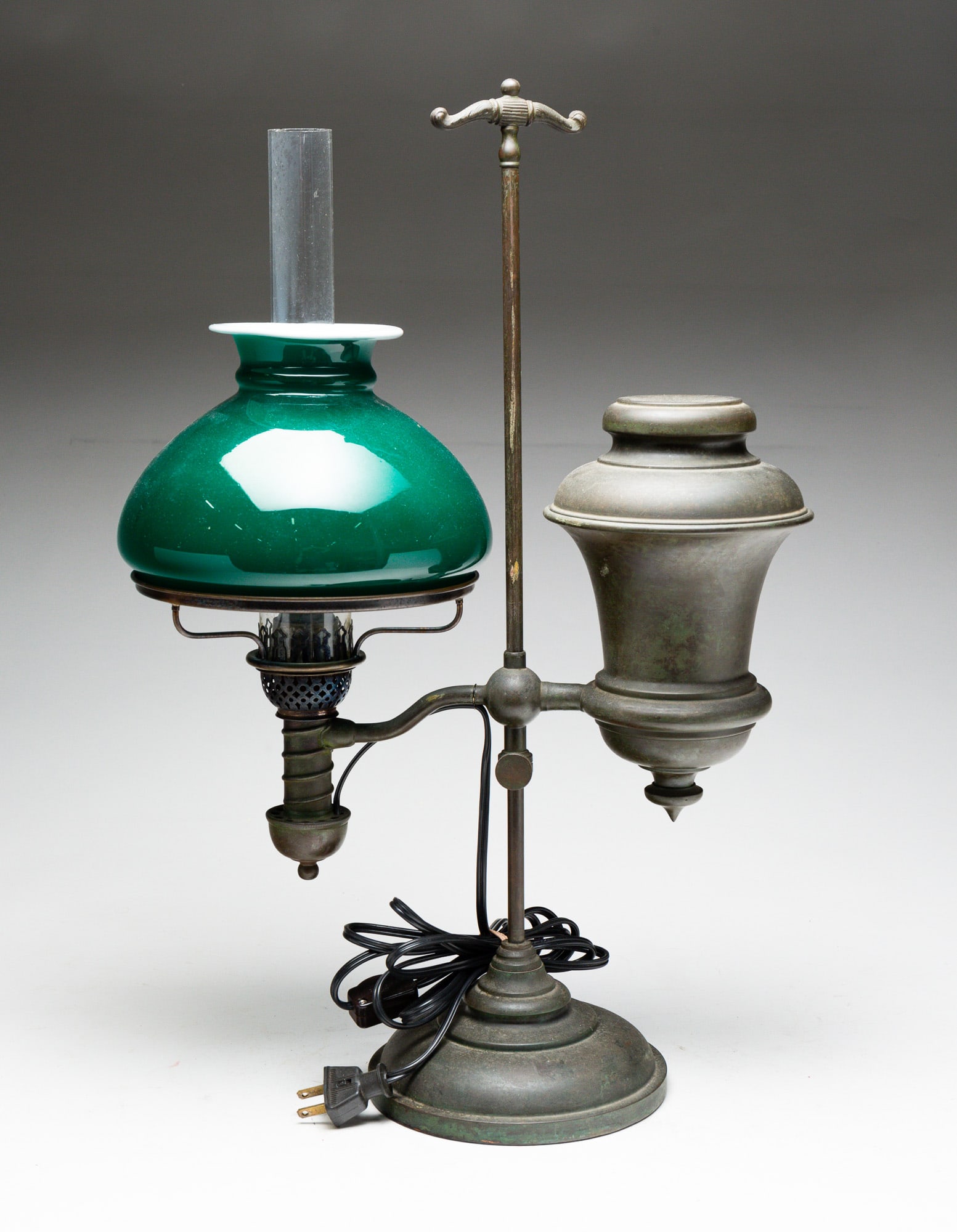 NUMBERED TIFFANY SINGLE STUDENT LAMP. (1 of 5)