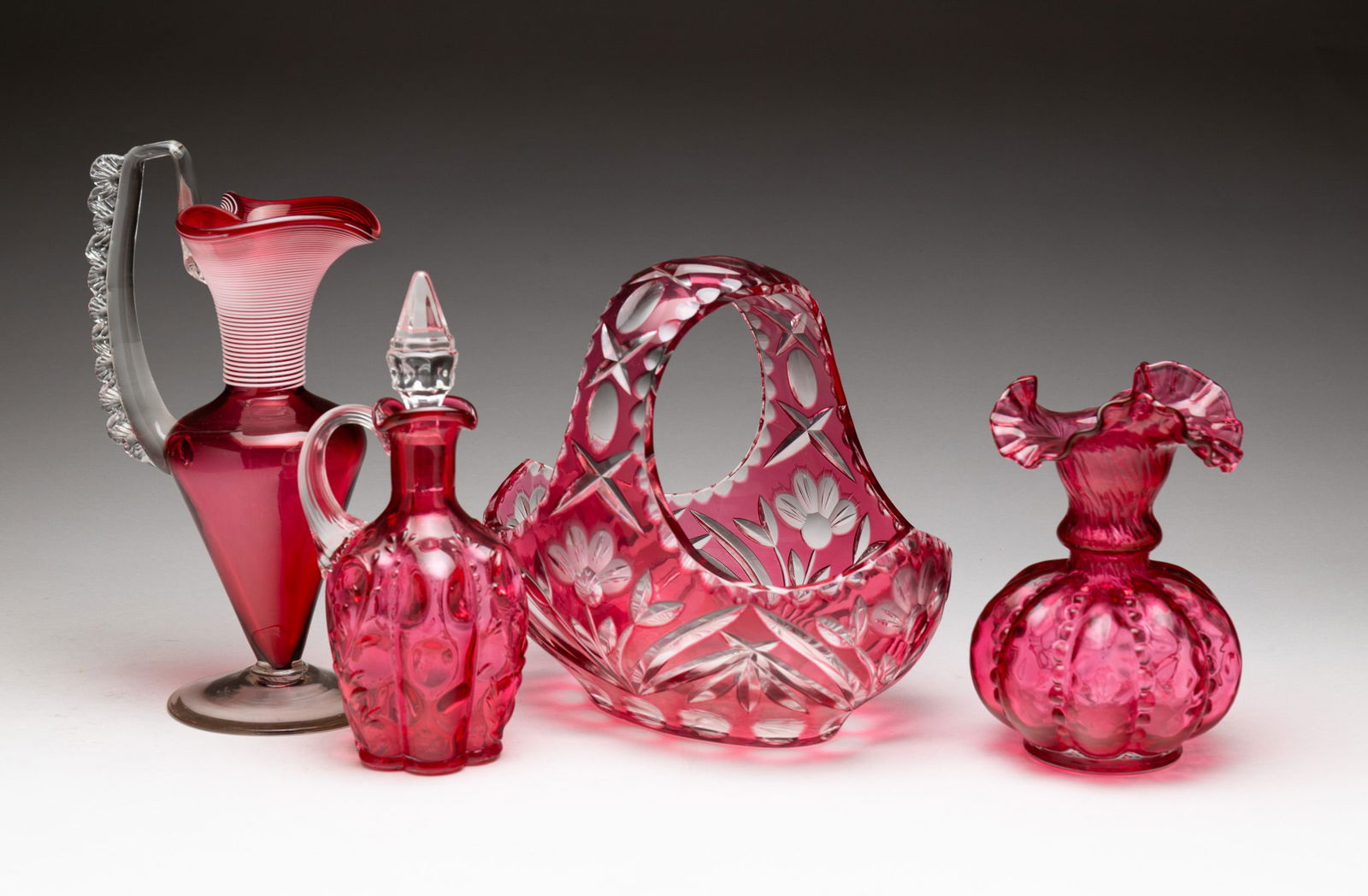 FOUR PIECES OF CRANBERRY GLASS. (1 of 6)