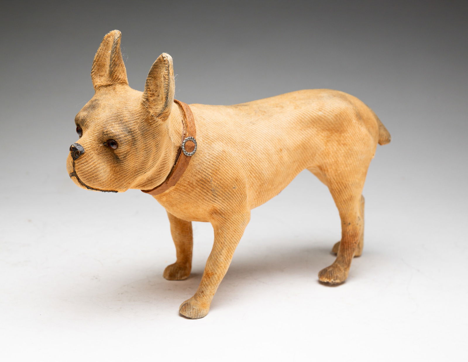 PAPIER-MACHE BULLDOG CANDY CONTAINER. (1 of 4)