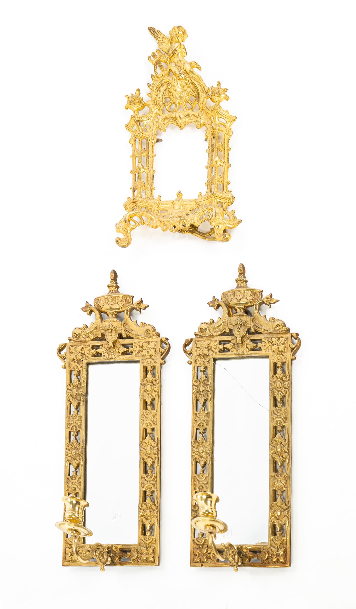 TWO BRASS MIRROR SCONCES AND PICTURE FRAME. (1 of 5)