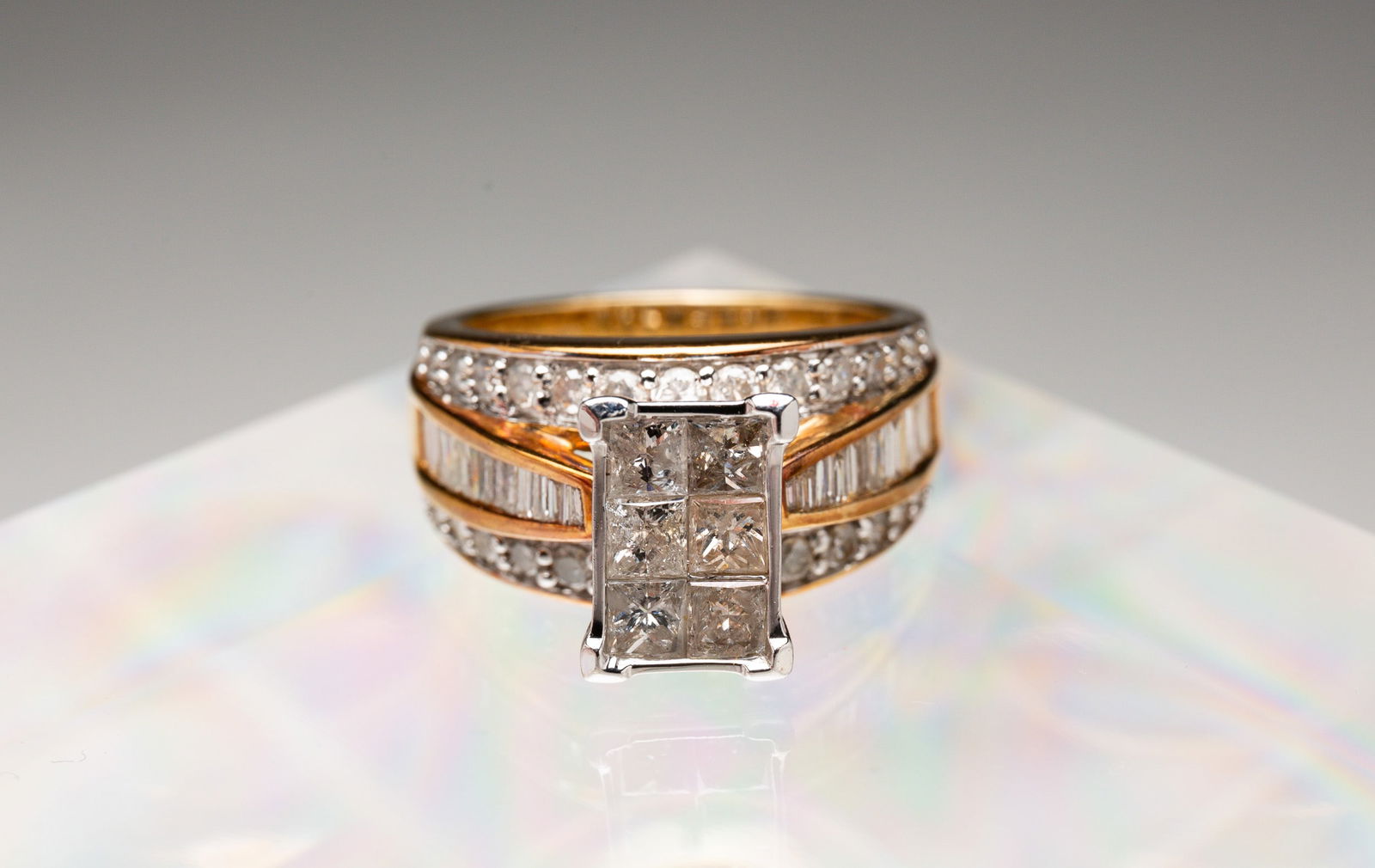 GOLD AND DIAMOND COCKTAIL RING. (1 of 5)