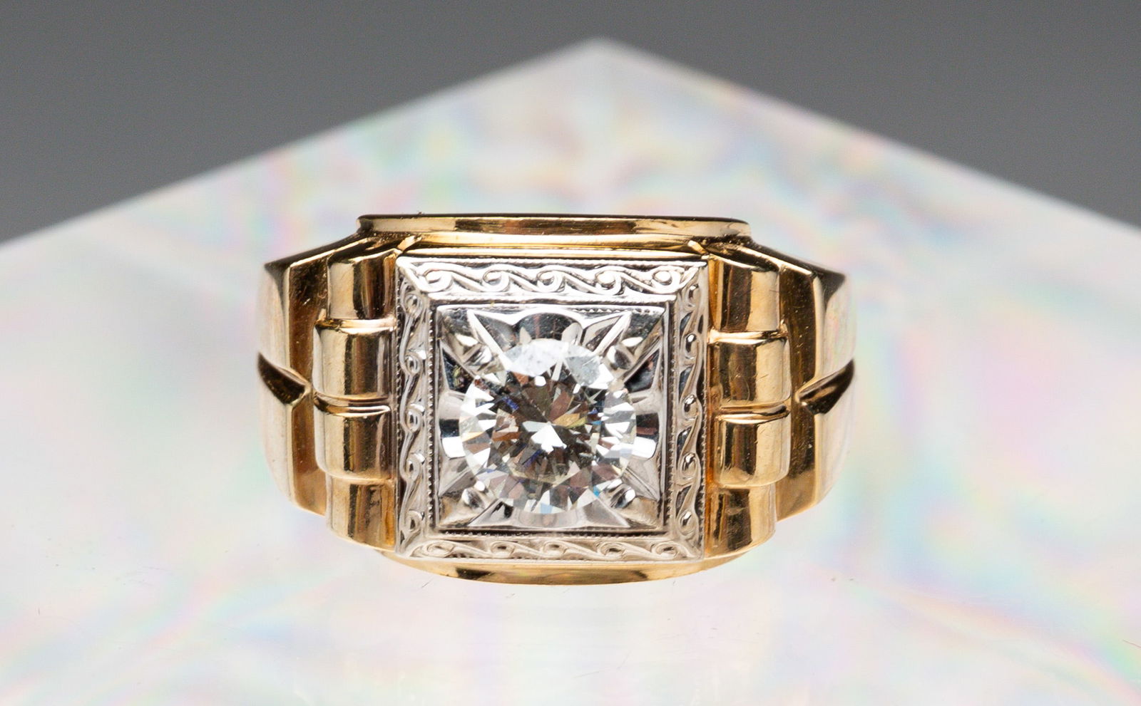 MEN'S VINTAGE 14K GOLD AND DIAMOND RING. (1 of 4)