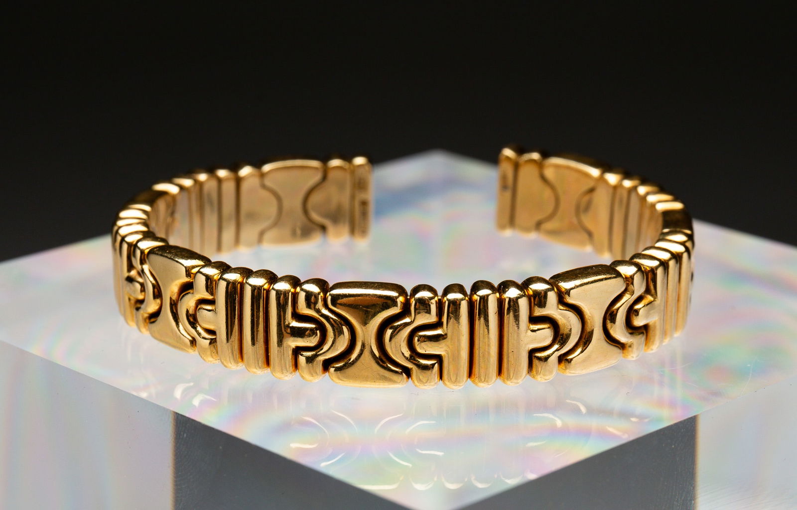 LADIES BULGARI "PARENTHESIS" 18K GOLD CUFF BRACELET. (1 of 2)