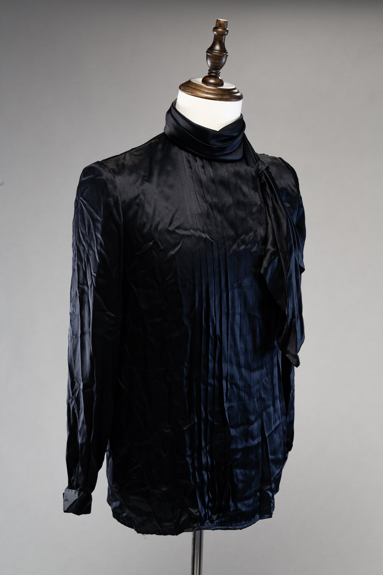 GUCCI SILK BLOUSE. (1 of 3)