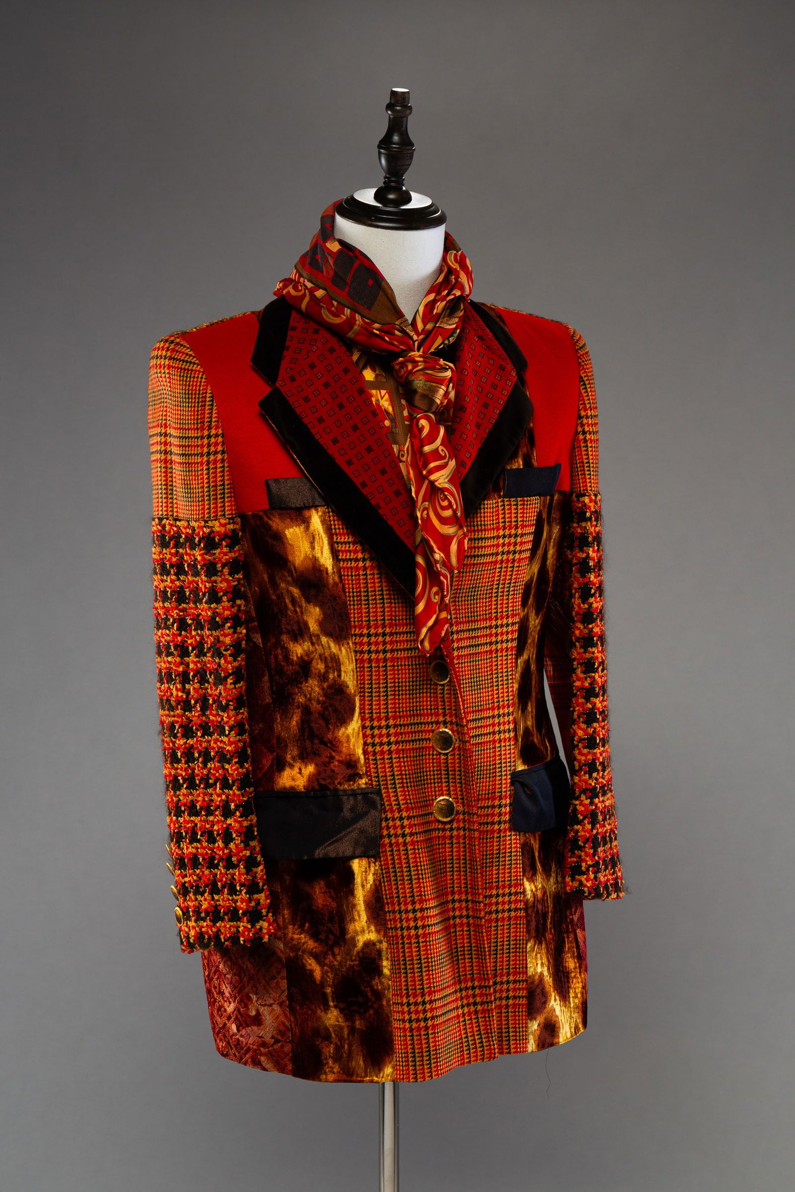 THREE PIECE ESCADA ENSEMBLE. (1 of 10)