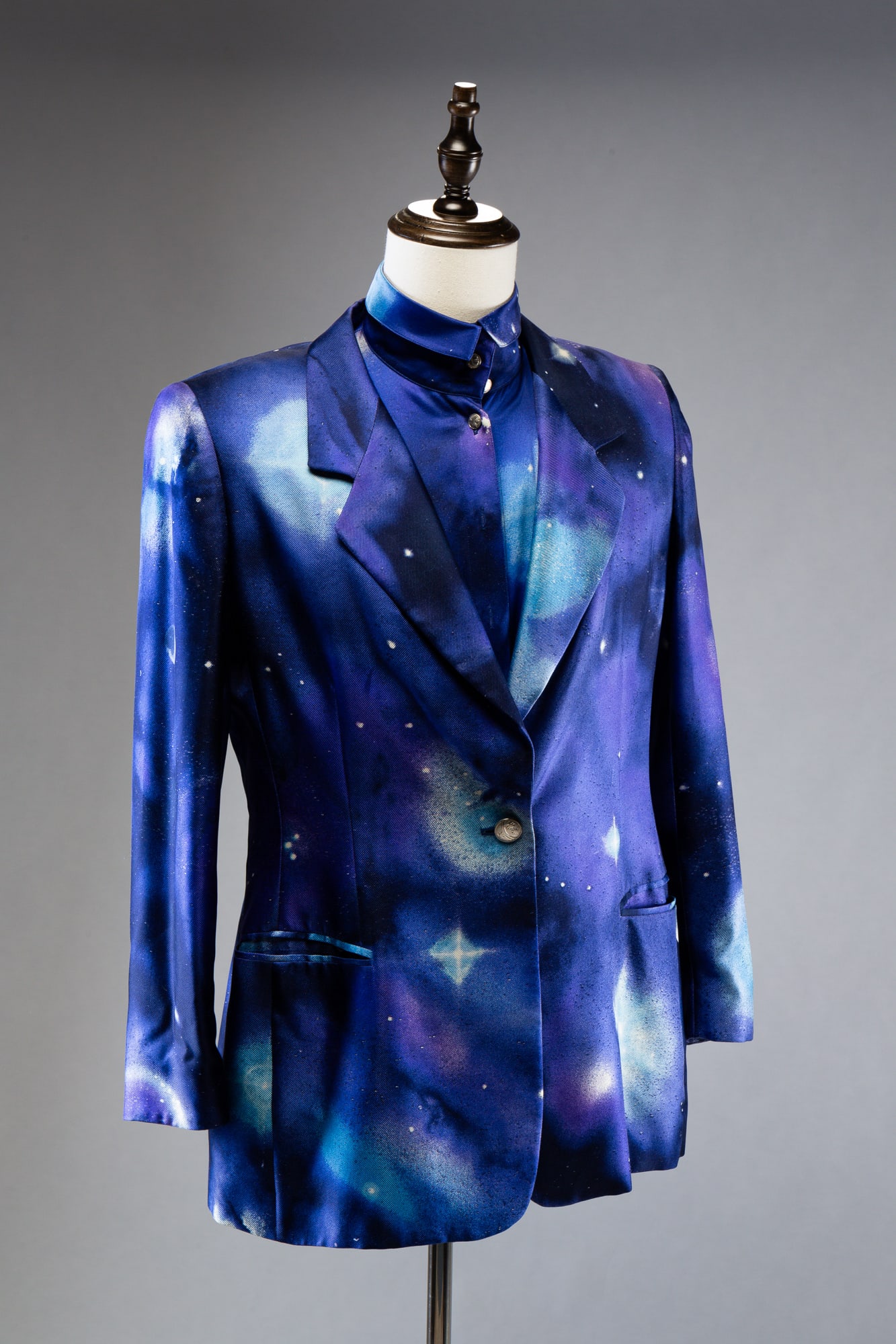 FIVE PIECES OF ESCADA CLOTHING. (1 of 8)