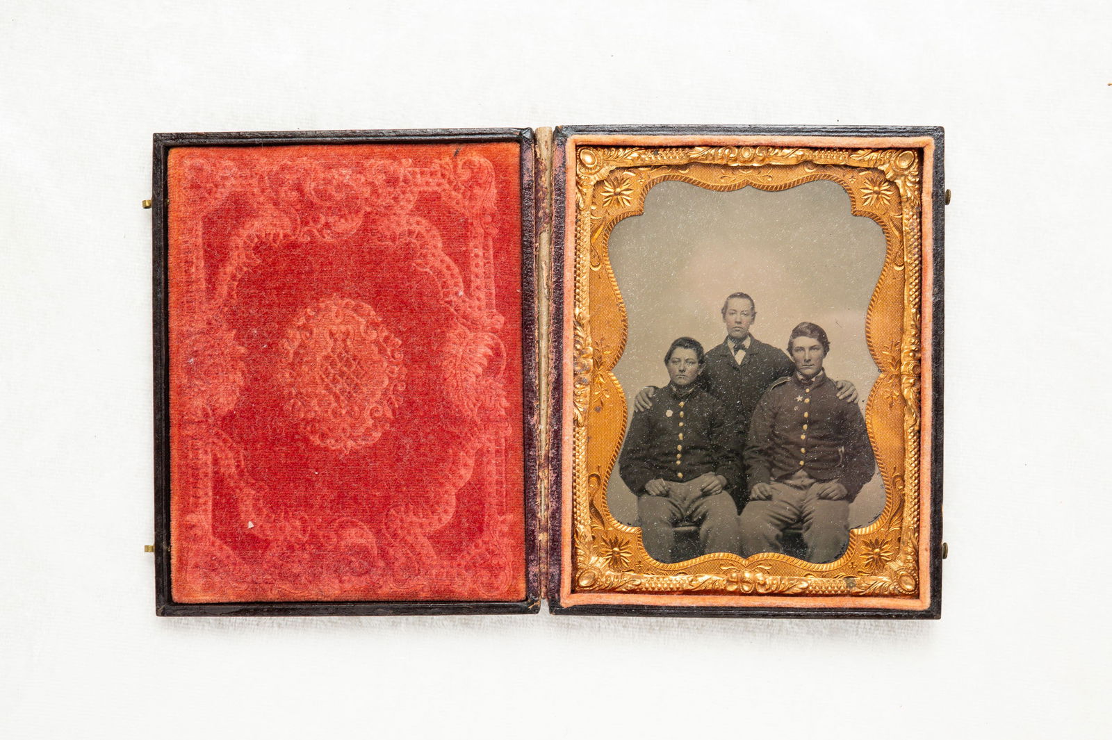 QUARTER PLATE CASED CIVIL WAR IMAGE. (1 of 4)