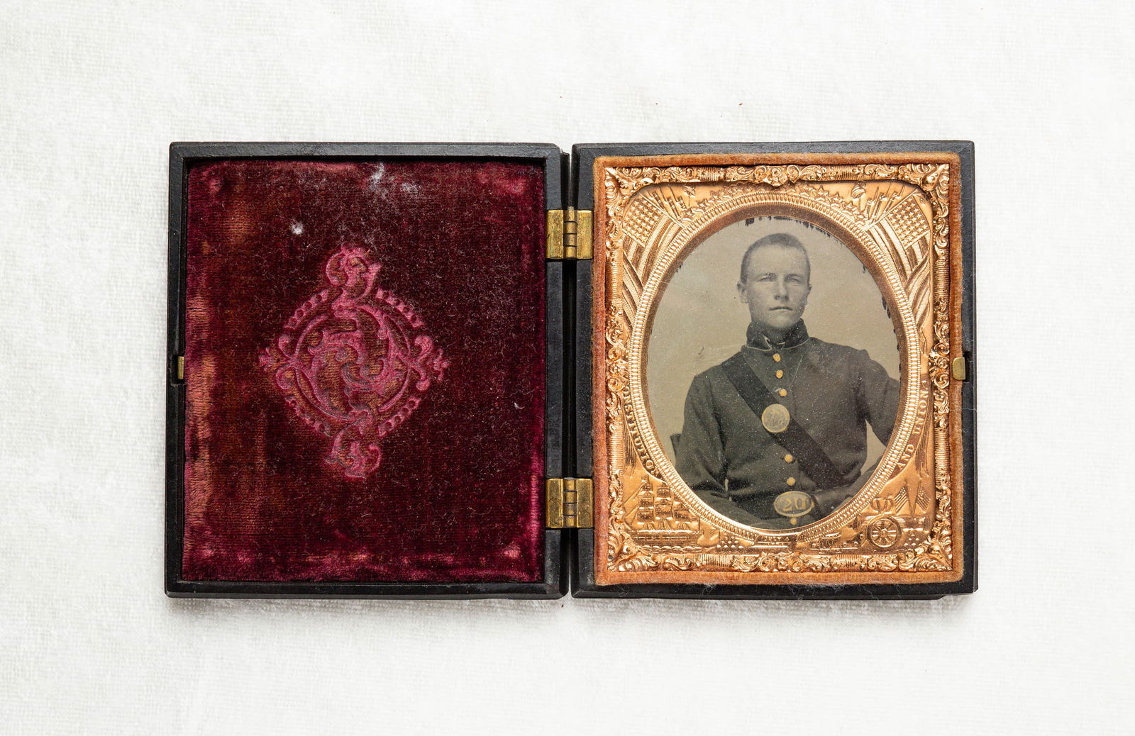 SIXTH PLATE CASED CIVIL WAR IMAGE. (1 of 4)