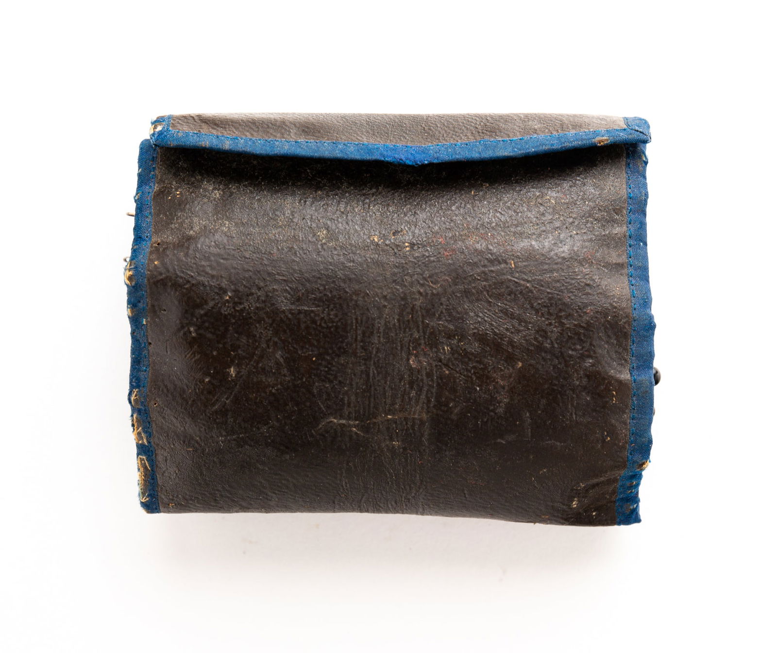 SOLDIERS HOUSEWIFE CIVIL WAR SEWING KIT. (1 of 3)