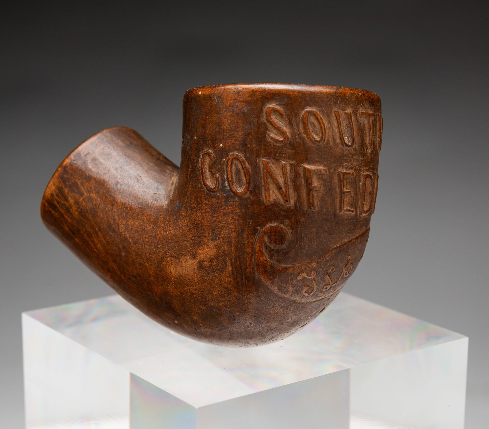 FOLKSY CARVED CIVIL WAR PIPE. (1 of 3)