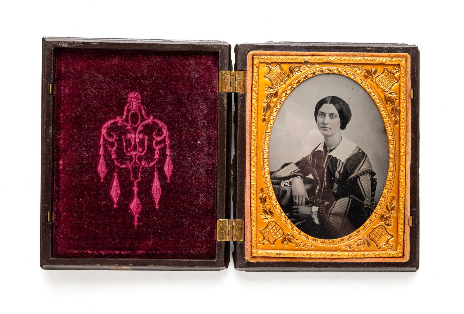 QUARTER PLATE CASED PORTRAIT IMAGE. (1 of 4)