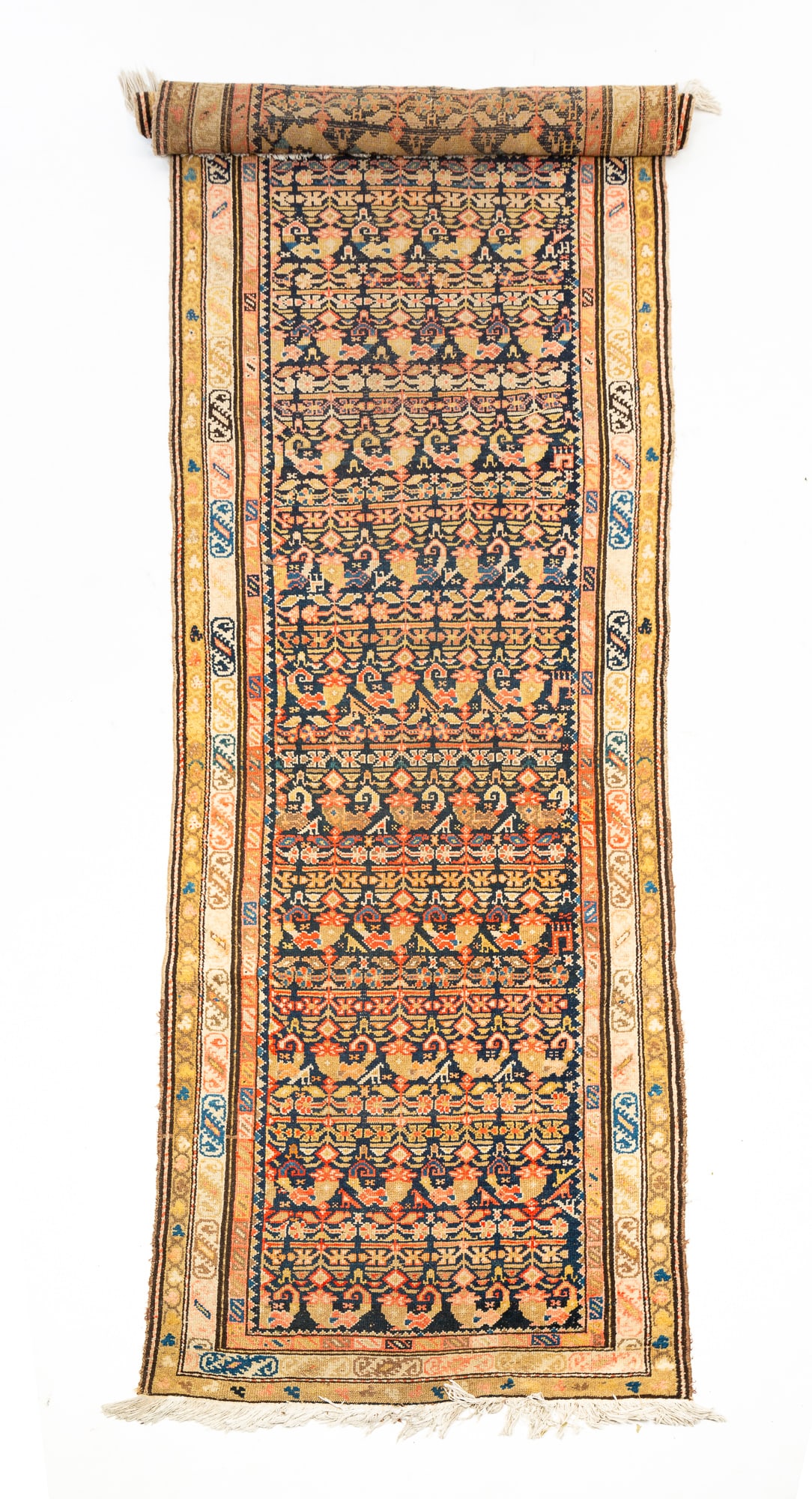 ORIENTAL RUNNER. (1 of 4)