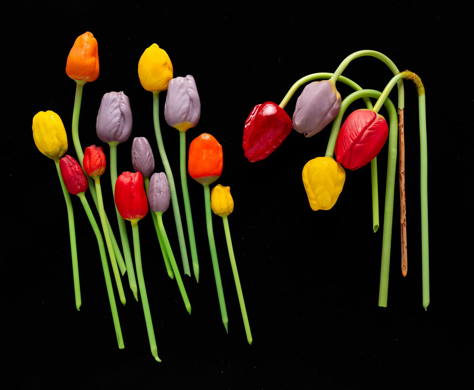 BLOWN GLASS TULIPS. (1 of 3)