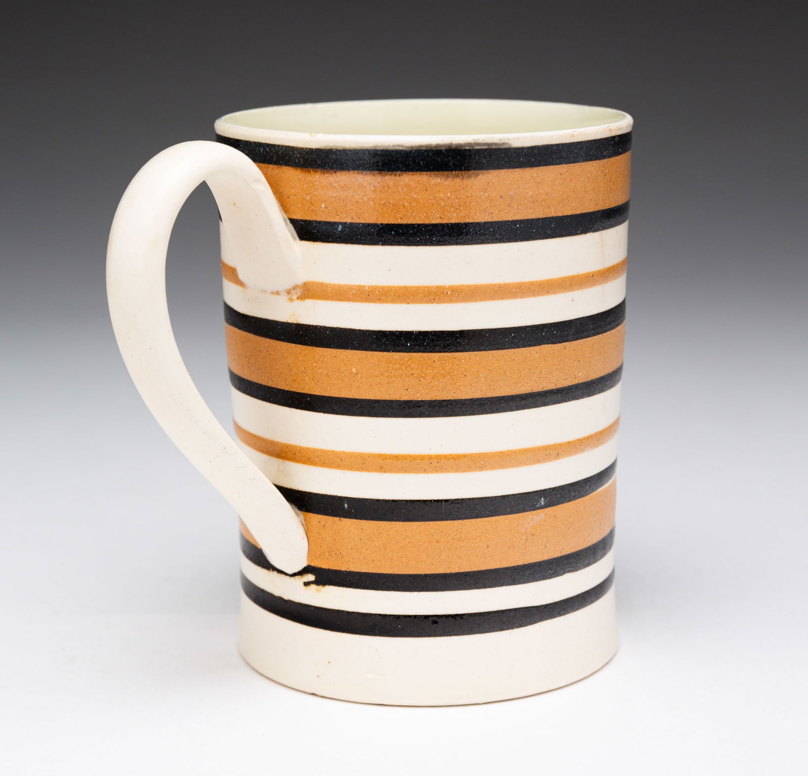 MOCHAWARE DECORATED MUG. (1 of 4)