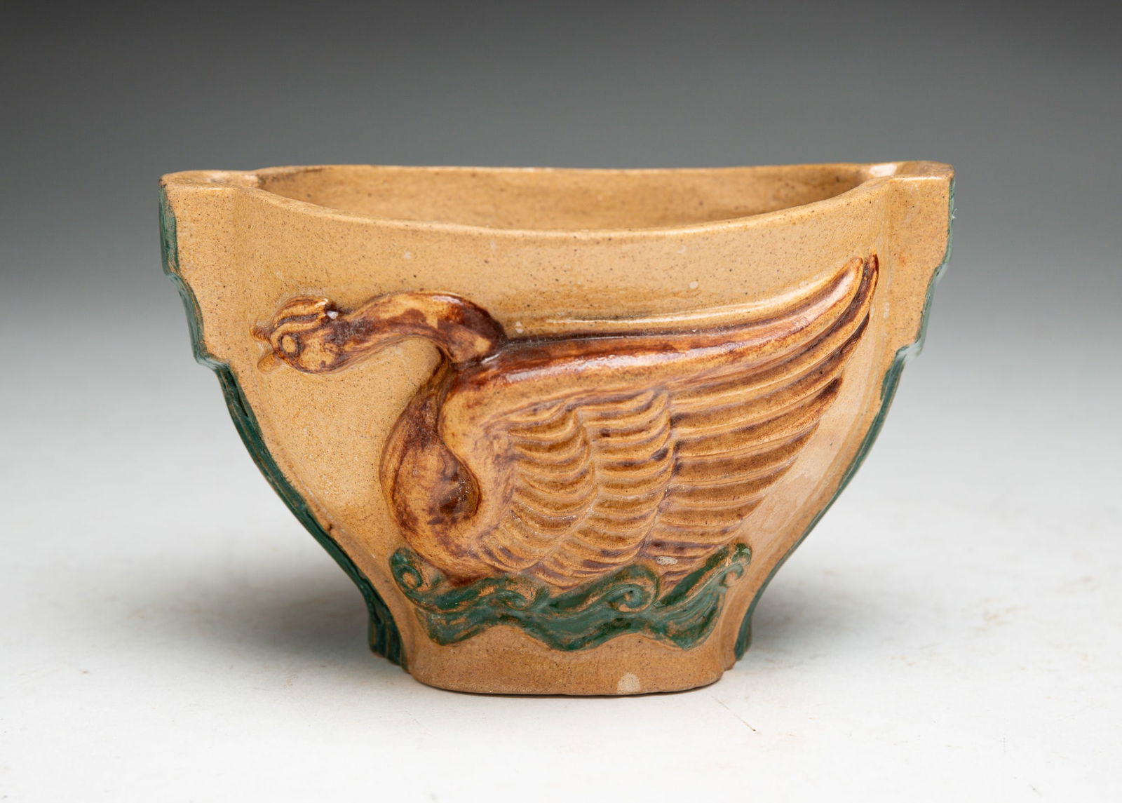 BUFF CLAY SMALL PLANTER. (1 of 4)