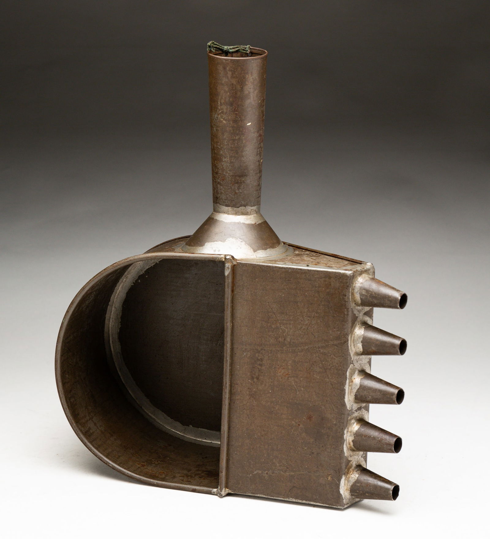 WAX POURER. (1 of 3)