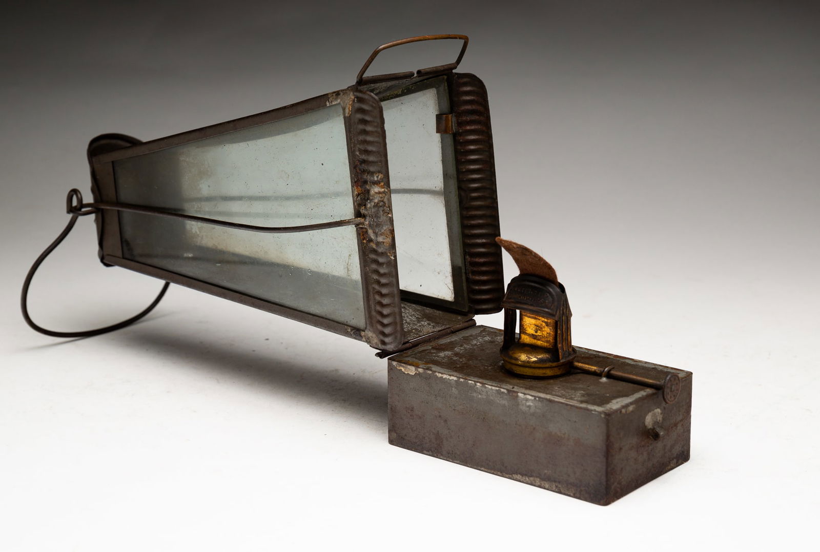 ARCHER & PANCOAST LANTERN. (1 of 4)