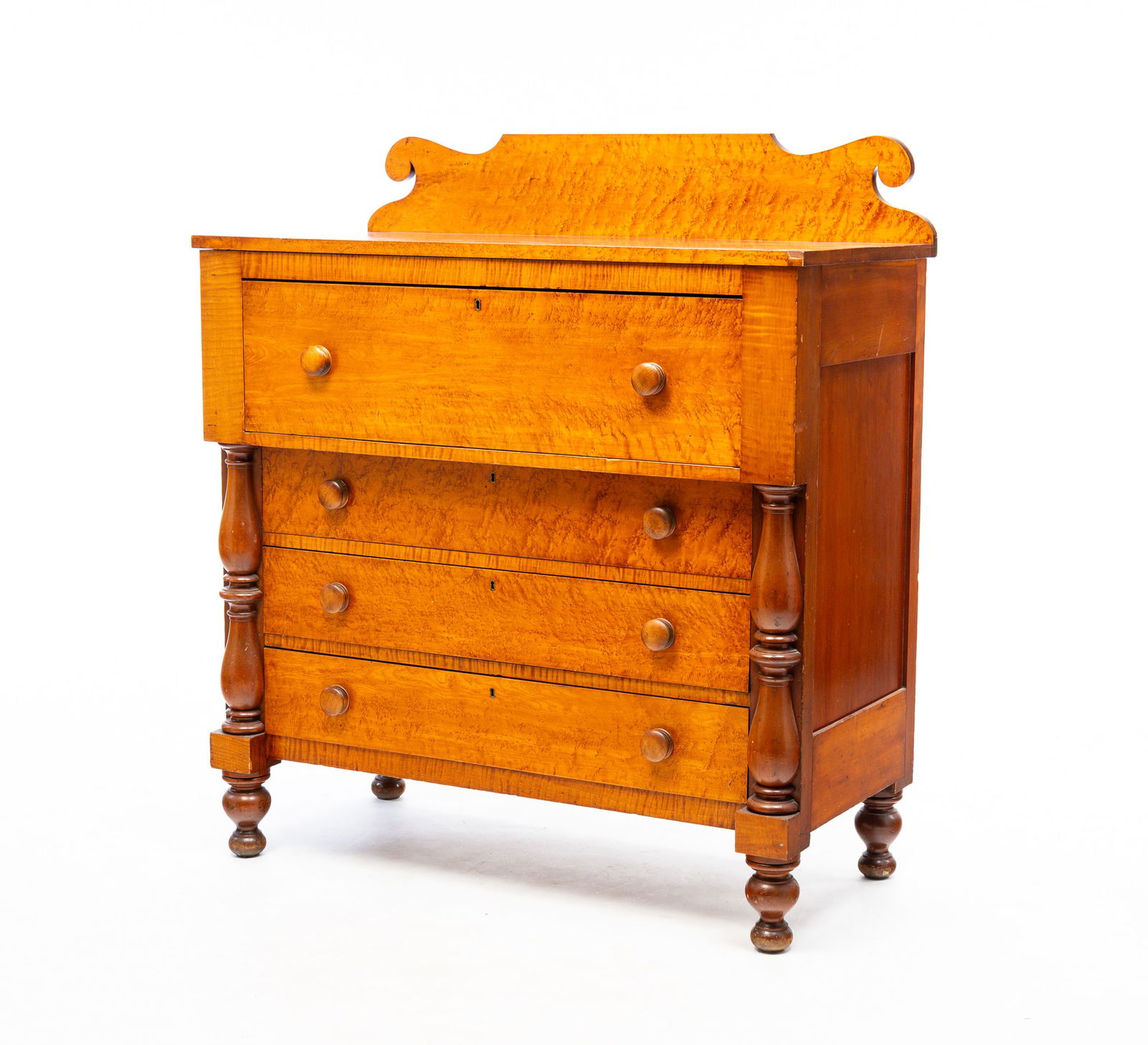 TRANSITIONAL CHEST OF DRAWERS. (1 of 4)