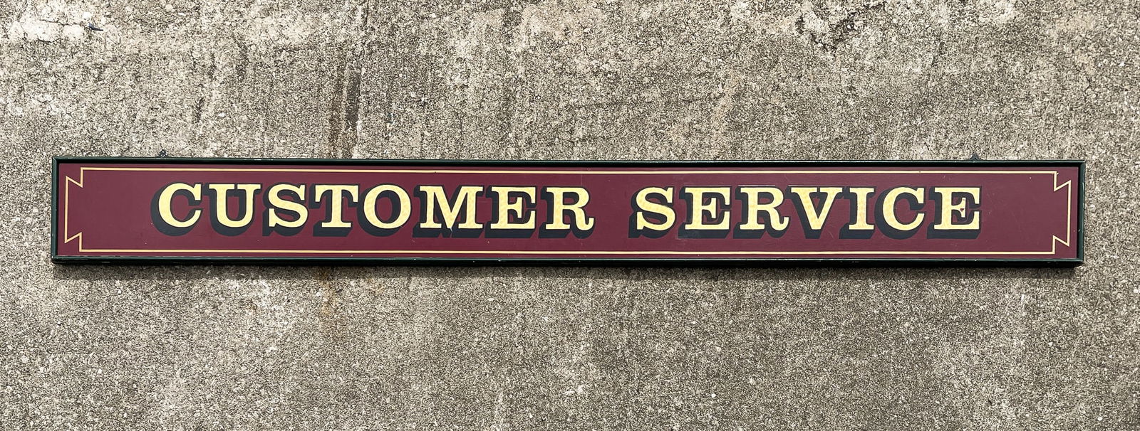 CUSTOMER SERVICE PAINTED STORE SIGN. (1 of 4)