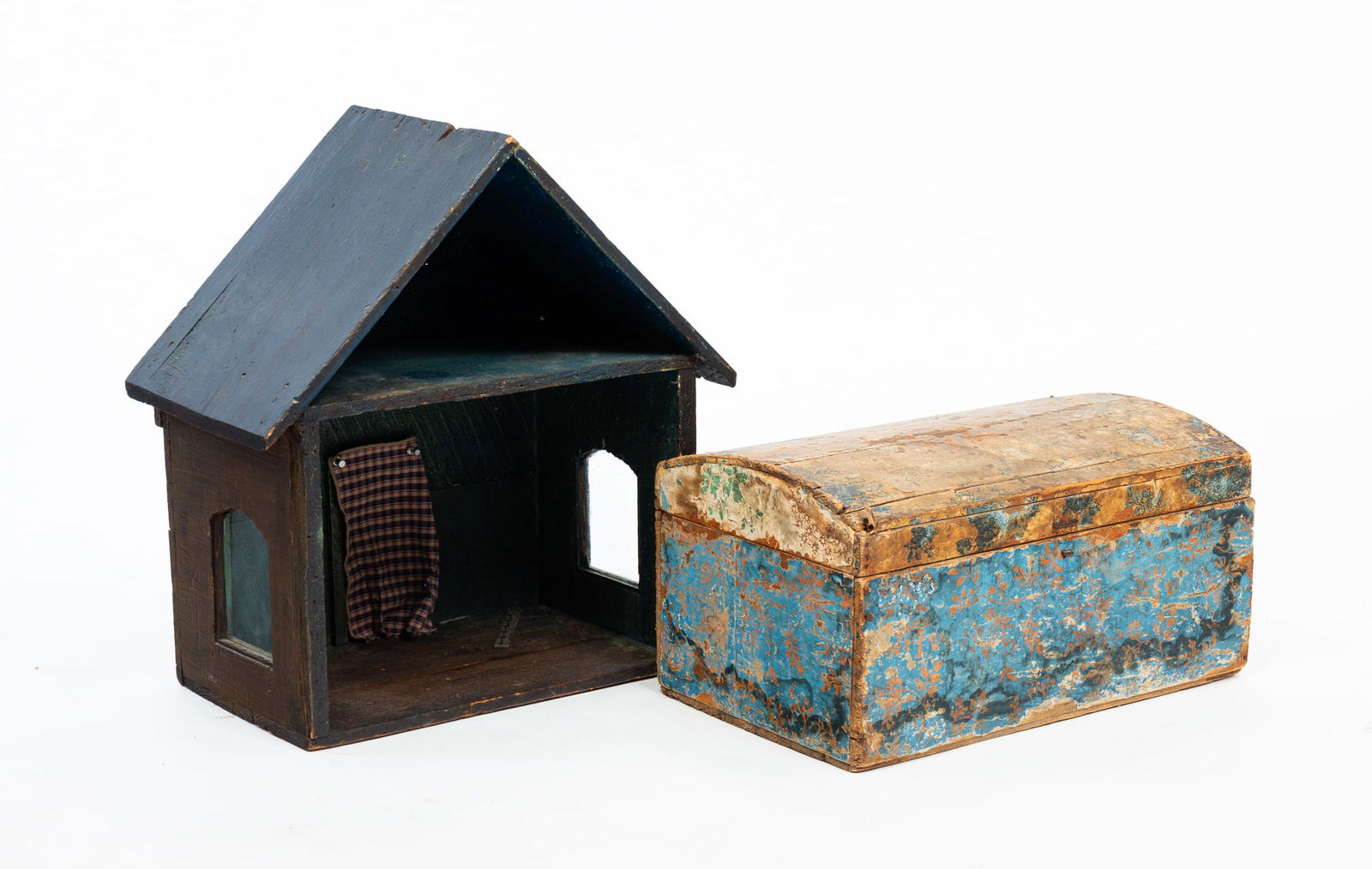 SMALL DOME TOP TRUNK AND A DOLL HOUSE. (1 of 3)