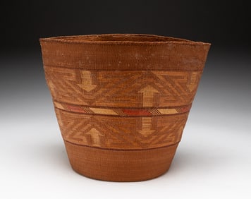 LARGE NORTHWEST TLINGIT BASKET.
