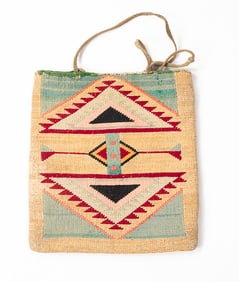 FINE NEZ PERCE CORNHUSK BAG.