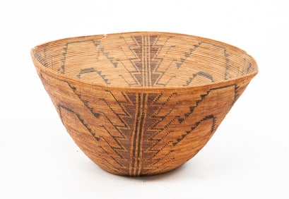 LARGE WESTERN CALIFORNIA MONO BASKET.