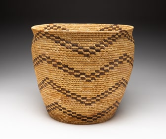 TALL TOHONO O'ODHAM/PAPAGO BASKET.