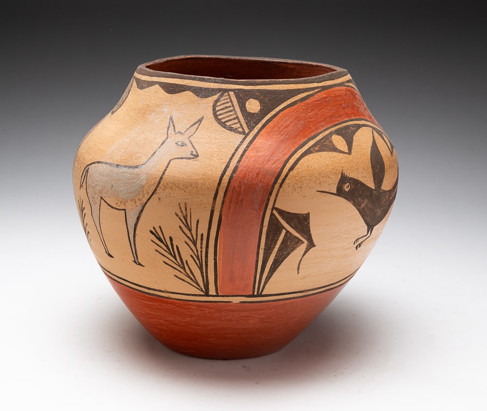 ZIA OLLA POT.: Zia, first half 20th Century. Classic animal designs running throughout. Excellent condition, no cracks or chips. 7.5"h. 8.5"dia.We do not guarantee tribal attributions for American Indian / First Nat