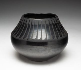 MARIA AND SANTANA SAN ILDEFONSO POT.