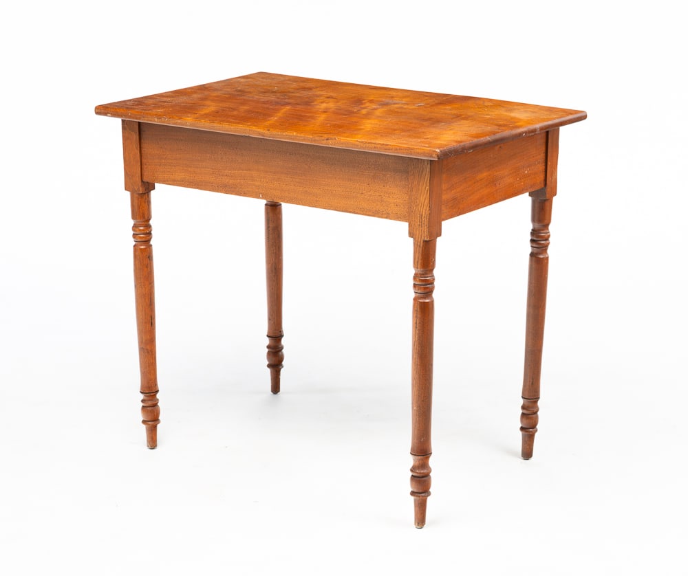 SHERATON STAND.: Second quarter 19th Century. Walnut. One board top with turned legs. Refinished. 28.25"h. 31.75"w. 20.25"d.