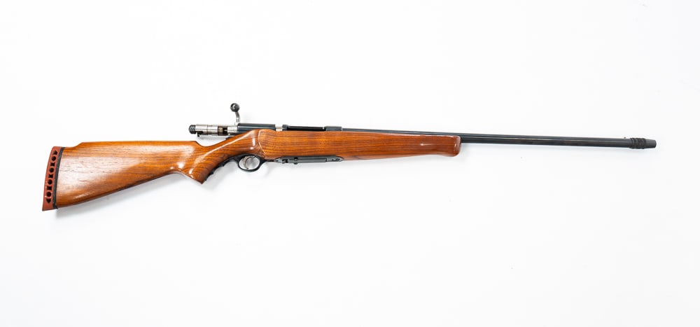 MOSSBERG 20 GAUGE BOLT ACTION SHOTGUN.: With Polychoke. Overall very good condition.*FFL requirements apply.