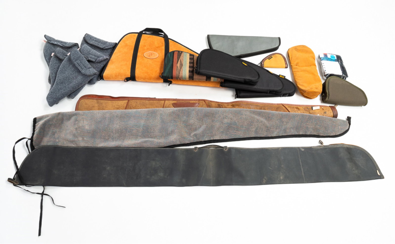 GROUP OF SOFT PISTOL AND RIFLE CASES.: 20th Century. Included is a Beretta pistol case.