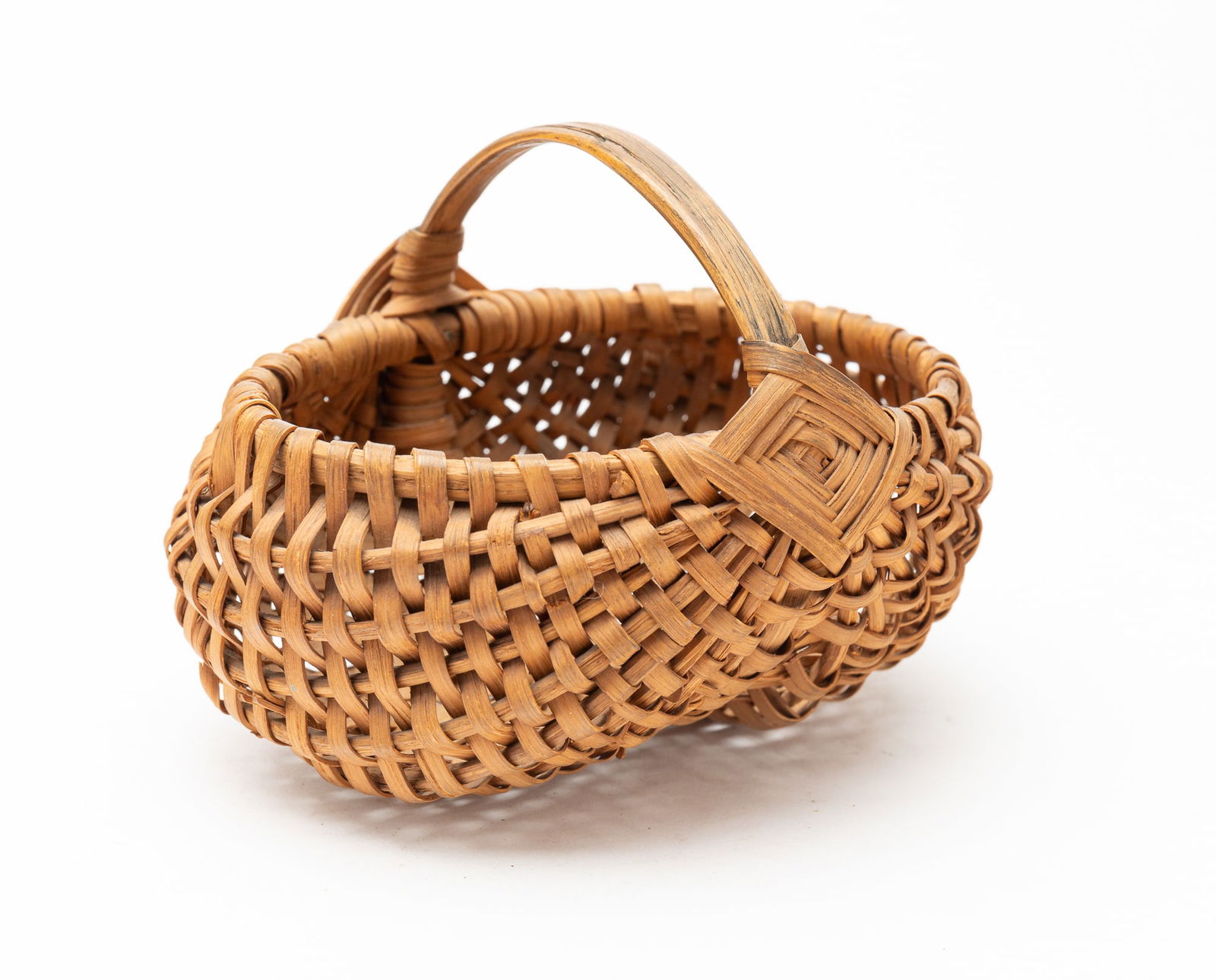 FINE MINIATURE BUTTOCKS BASKET. (1 of 3)