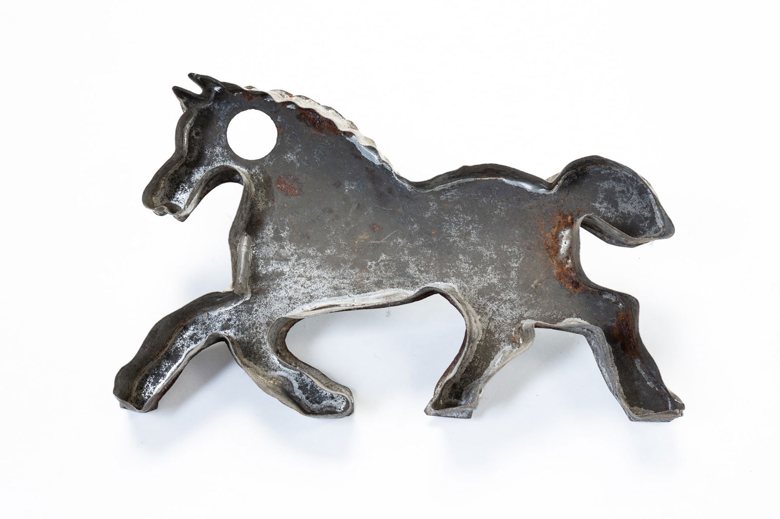 HORSE TIN COOKIE CUTTER. (1 of 2)