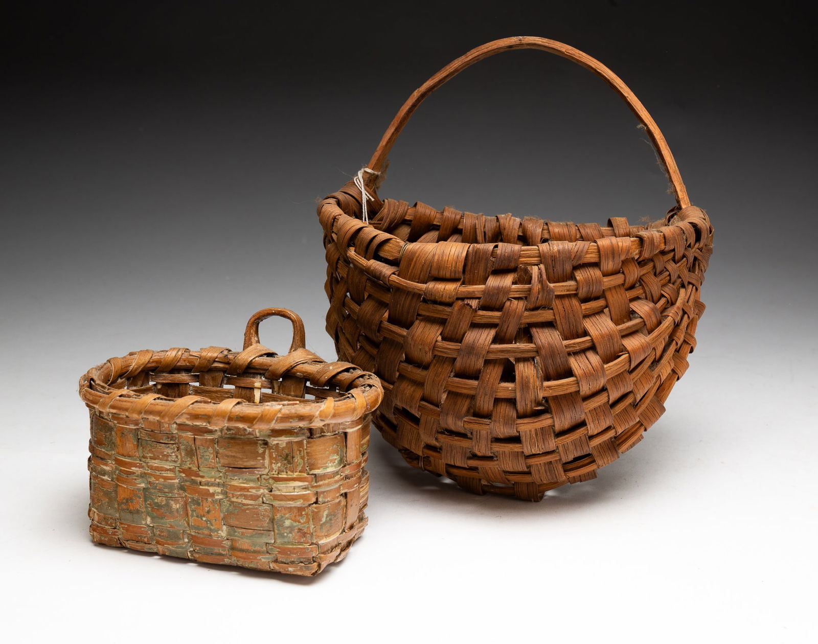 TWO WALL POCKET BASKETS. (1 of 3)