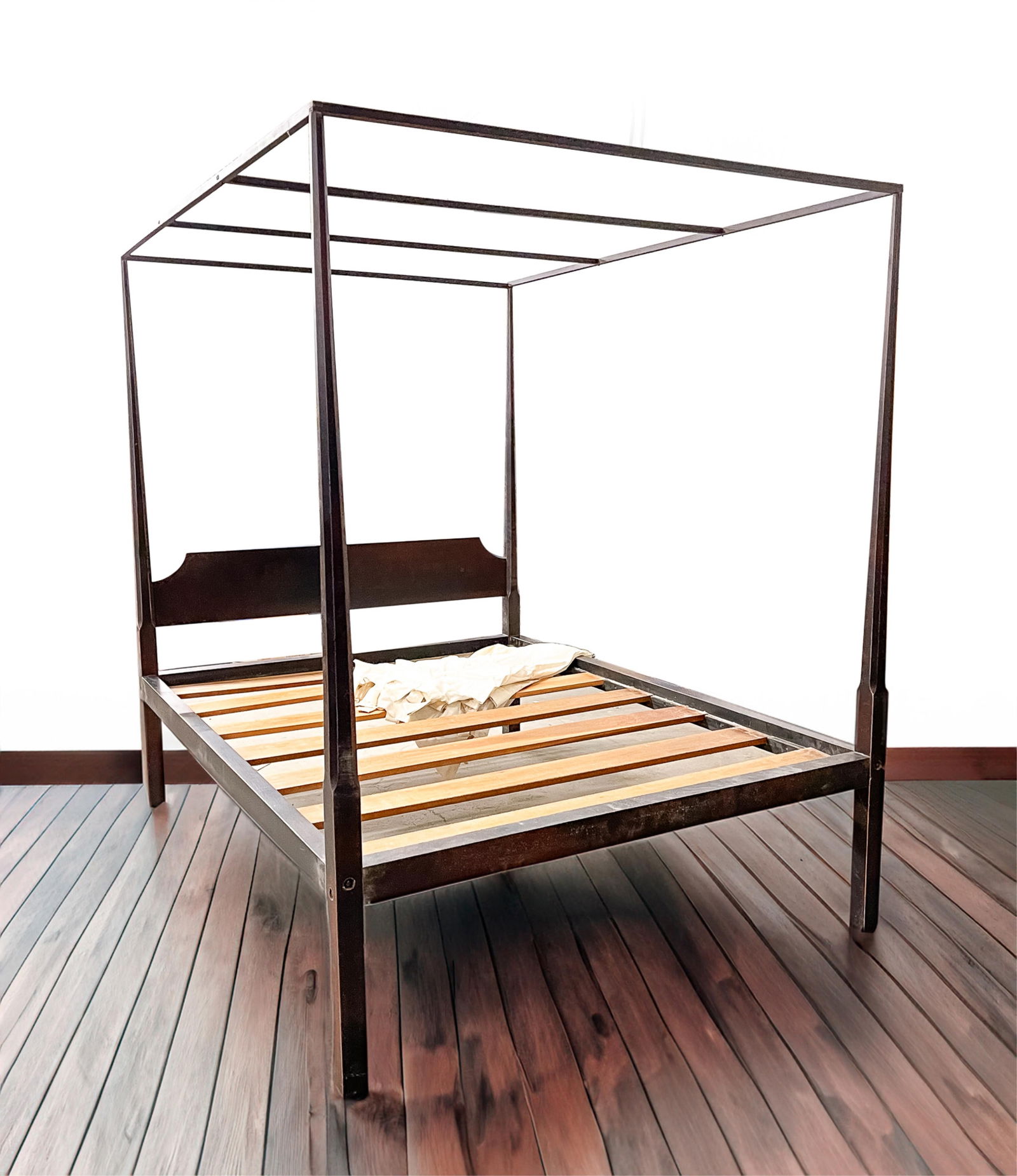 DAVID T. SMITH HEPPLEWHITE STYLE BED.: DAVID T. SMITH HEPPLEWHITE STYLE BED. American, late 20th Century. Mixed woods. Tapered chamfered posts with square bottoms, simple plain headboard and canopy frame. Reddish-black distressed finish. 8