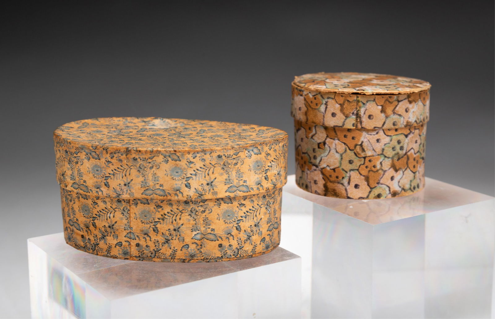 TWO MINIATURE WALLPAPER BAND BOXES. (1 of 5)