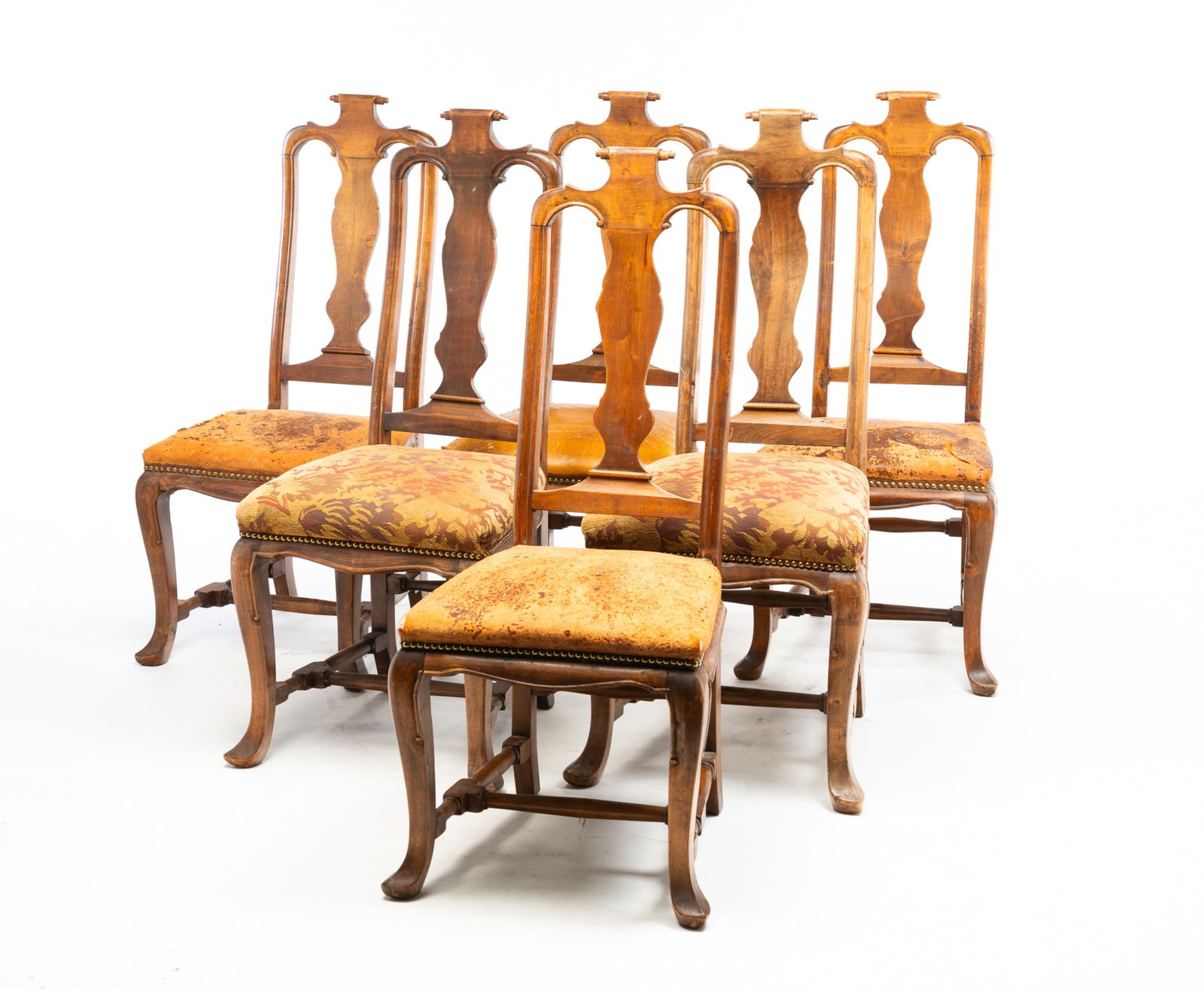 SIX QUEEN ANNE STYLE SIDE CHAIRS.