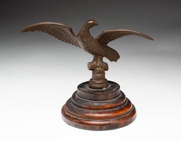 FIGURAL EAGLE PAPERWEIGHT.