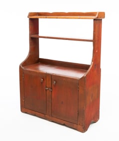 COUNTRY BUCKET BENCH CABINET.