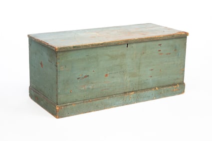 COUNTRY PAINTED TRUNK.