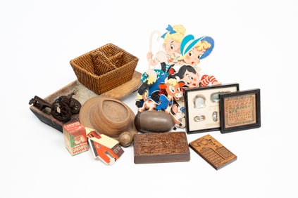 ECLECTIC GROUP OF DECORATIVE ARTS.
