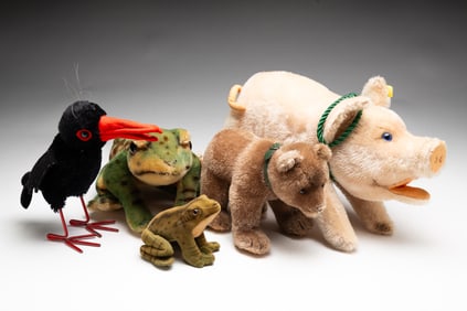 FIVE STEIFF STUFFED ANIMALS.