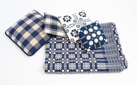 GROUP OF FIVE BLUE AND WHITE TEXTILES.